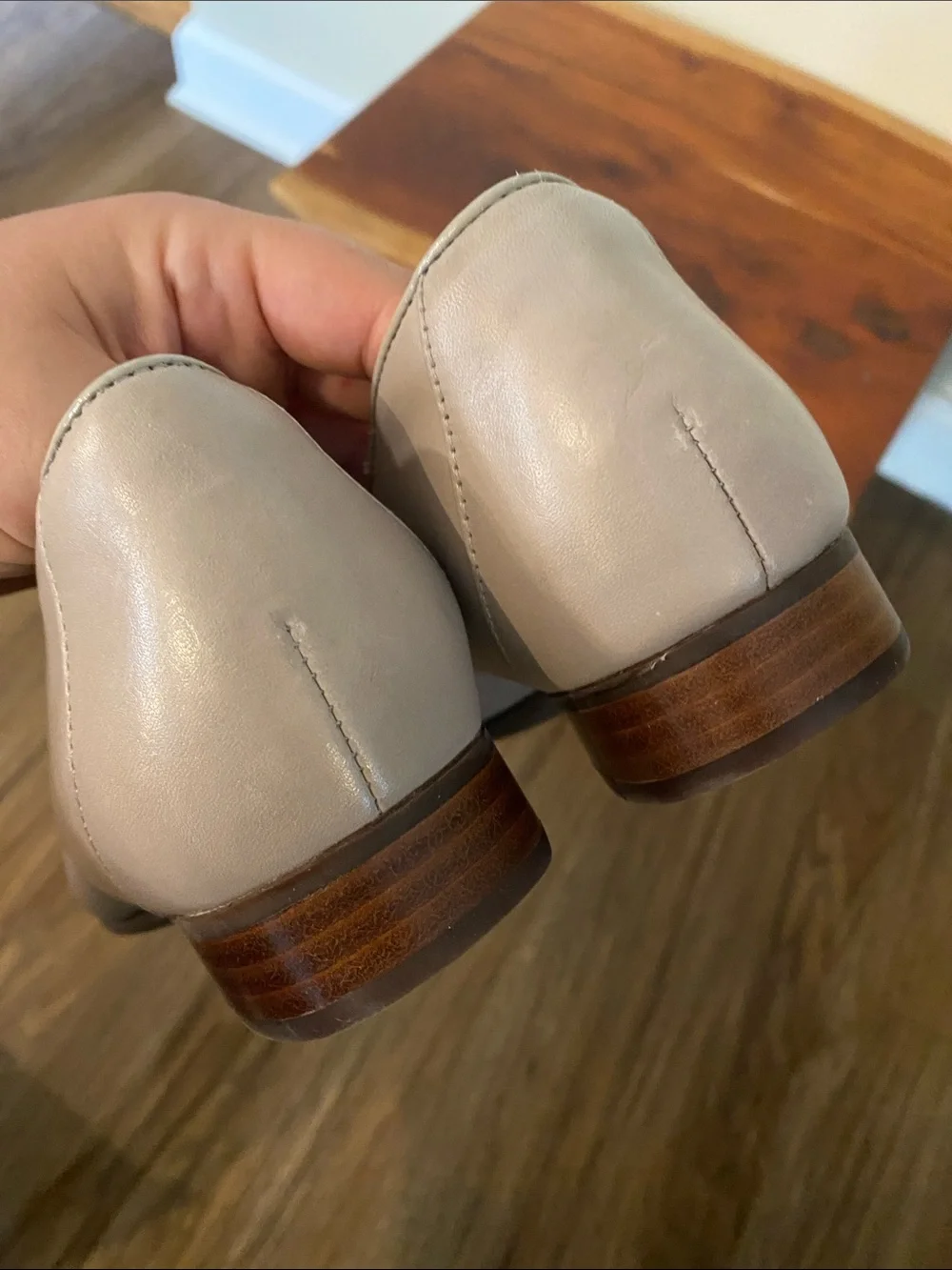 Clarks Women's Un Blush Ease snakeskin print leather slip-on loafers. Size 8.5
